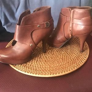 Unlisted Kenneth Cole colletion cute high heels